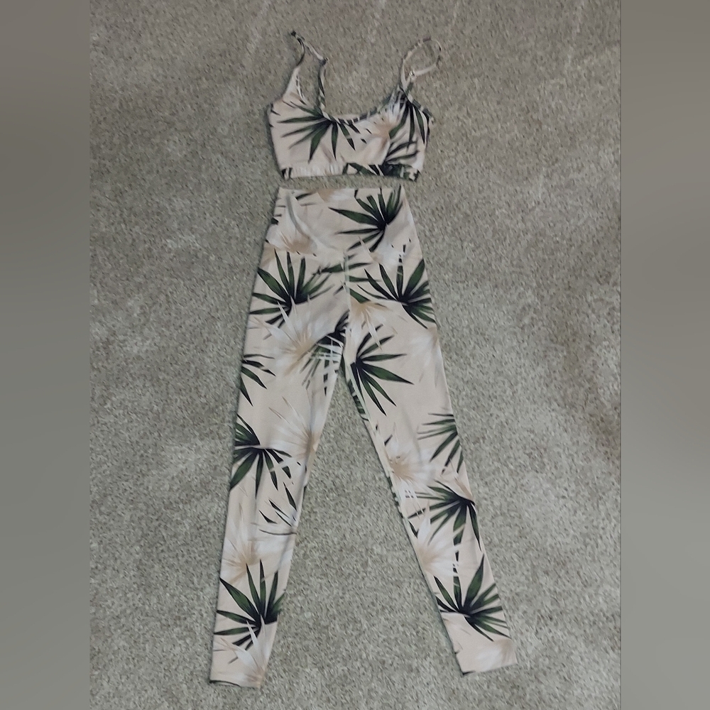 BEACH RIOT Tropical Print Women's two Piece Set Size Small